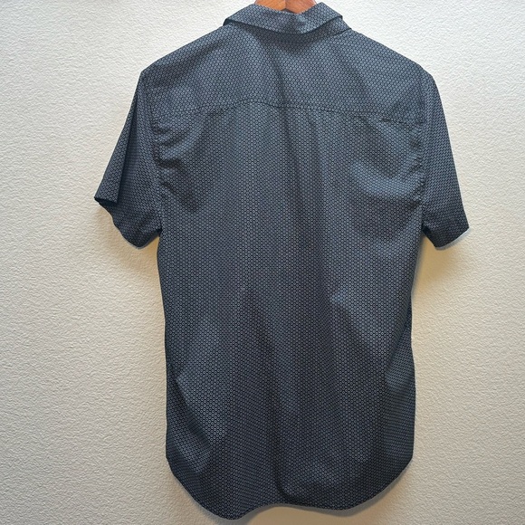 Men's Guess Black Patterned Shirt - Picture 2 of 4